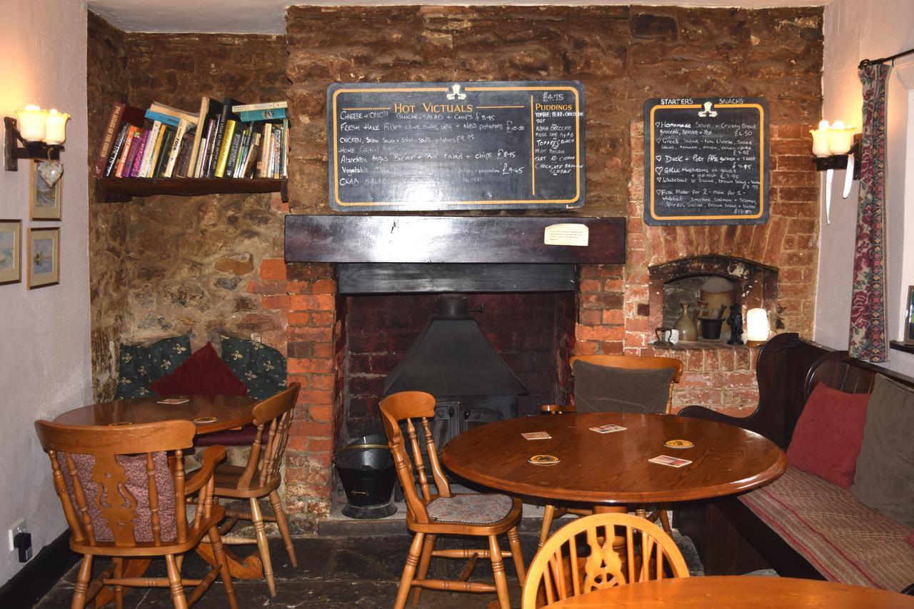 The Mitre Inn Sherborne  Εξωτερικό φωτογραφία
