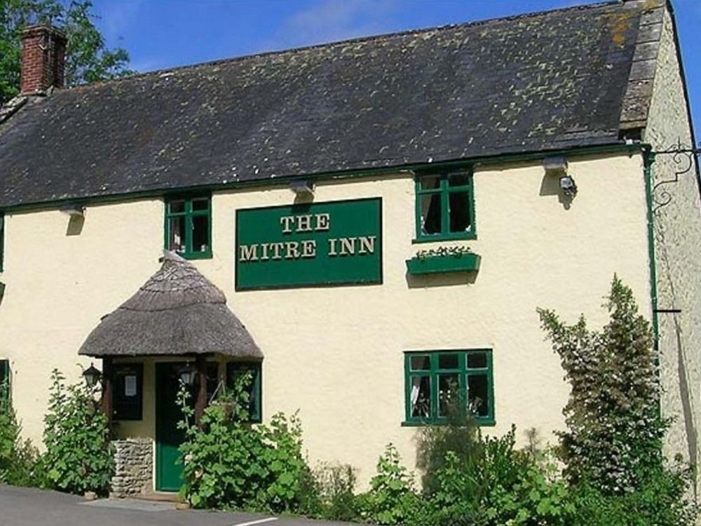 The Mitre Inn Sherborne  Εξωτερικό φωτογραφία