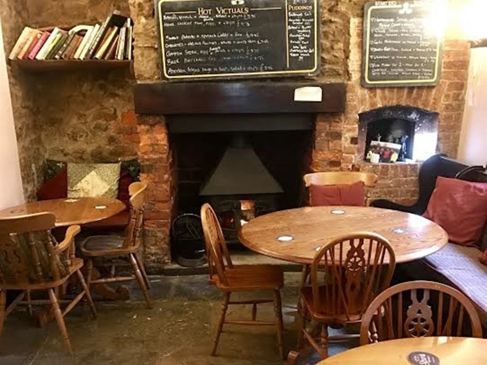 The Mitre Inn Sherborne  Εξωτερικό φωτογραφία