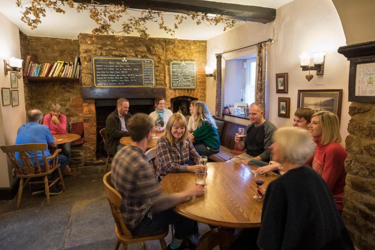 The Mitre Inn Sherborne  Εξωτερικό φωτογραφία